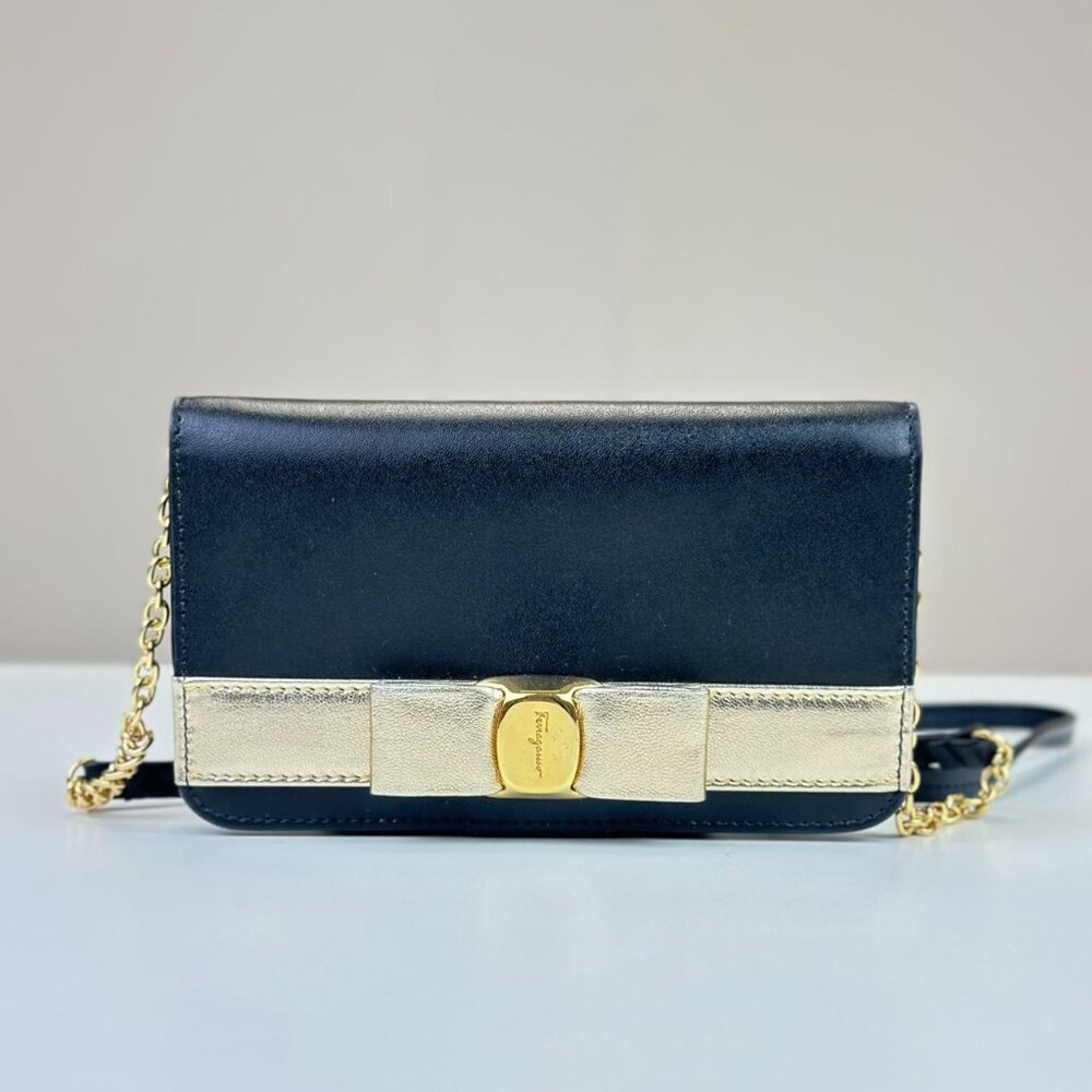 Ferragamo Black Leather Phone Case Shoulder Bag Crossbody